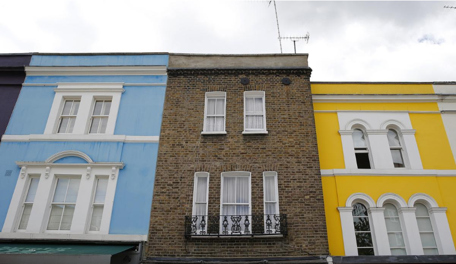 Baker_Watkin's tweet photo. #UK #housing market slows to a halt during #lockdown - #Halifax : House #prices fell in #monthly terms by 0.6% in #April, although Halifax cautioned that house prices had become more #difficult to #measure given the lack of #transactions
https://t.co/HSPPGpXy6I

#covid19 #britain https://t.co/QxcpykSQDz