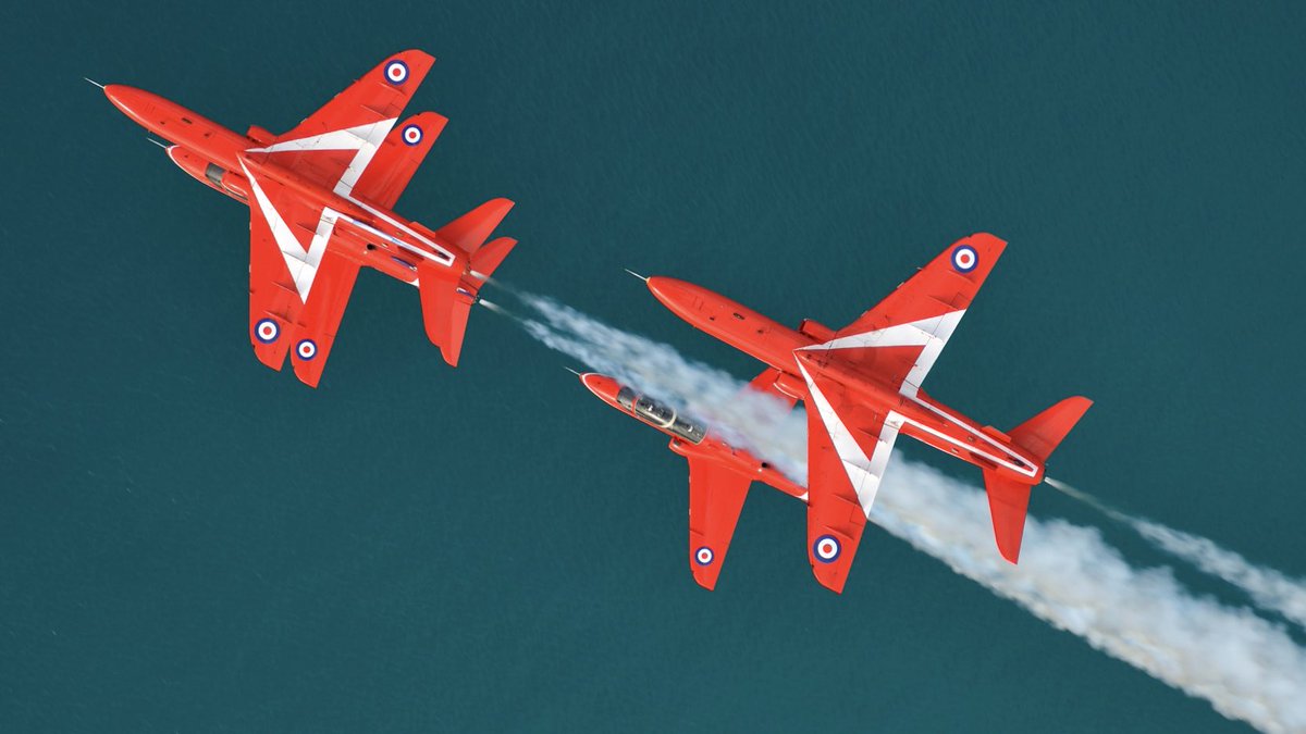 pilotperty's tweet photo. Learnt through Twitter (actually- @MikeLingPilot) that today is #TopGunDay. Other than 34th anniversary of the film’s release, it just sounds like a thinly veiled excuse to share more flying photos. Who are we to complain....🤷🏻‍♀️ #mirror #foreignrelations #nobird https://t.co/OPIiq3G3IT