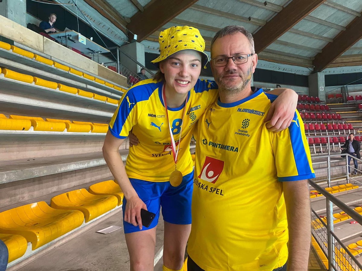 Orangea rapporter lyfter på hatten/kepsen och gratulerar <a href="/Ellenrasmussen9/">Ellen Rasmussen</a> till utmärkelsen årets spelare. ⭐️⭐️⭐️⭐️⭐️
