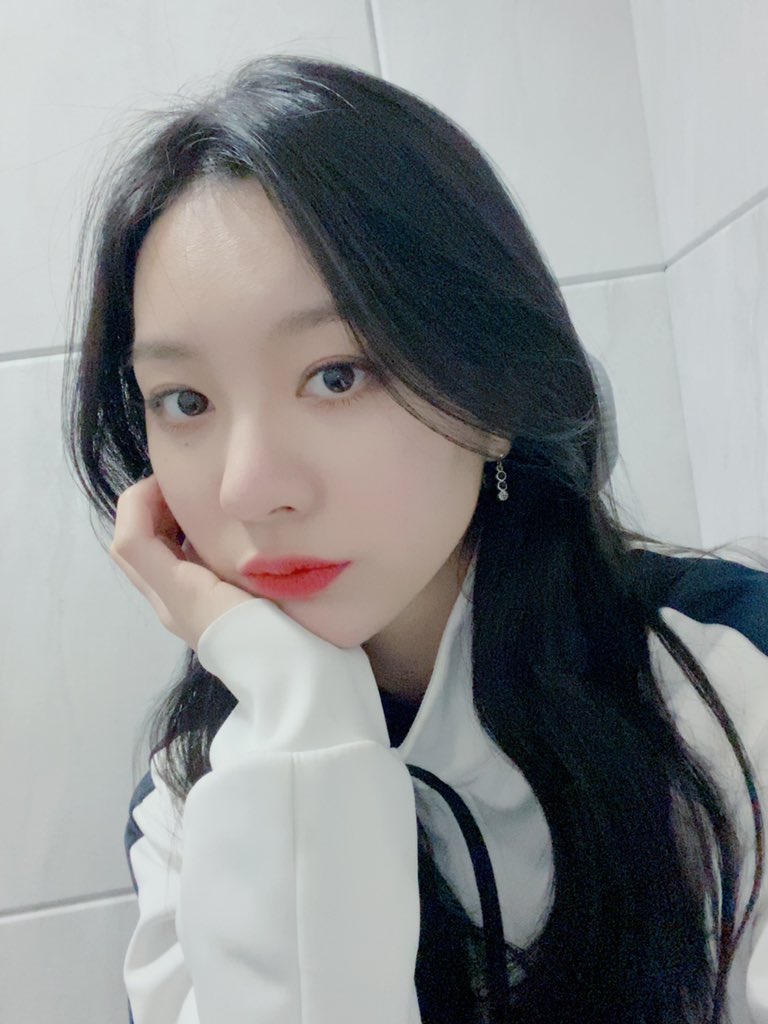 yiyeonsource's tweet photo. #YIYEON #이연 #BVNDIT https://t.co/m5be0kWksz