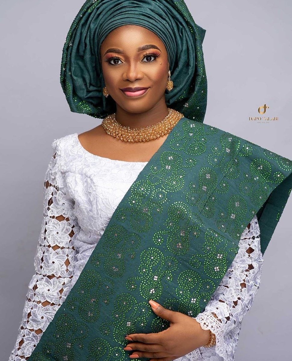 BBAFaves's tweet photo. Honey bee in her Aso Ebi colours πβ‘
L O V E T O S E E I T ππππ
#JennyKokoBirthday #HappyBirthdayKoko #JennyKoko #Jelo #JeloToTheWorld #JeloForever #JeloWalkers #QueenKoko #Koko https://t.co/uak7O3QZWC
