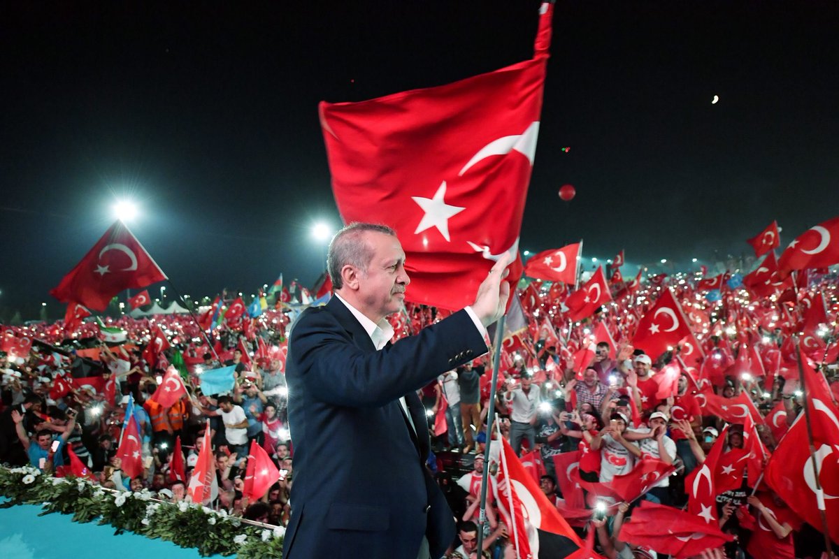 recepyakar028's tweet photo. Attığımız Twettlerle dünya gündemine girmekten ziyade, Dünya'ya şunu gösterdik. Cumhurbaşkanımız Sayın @RTErdogan'ın 1 Milyon yol arkadaşıda burada hazır Elhamdülillah.. #MilliHesaplarBurada #Günaydın #Çarşamba https://t.co/op7FVettpc