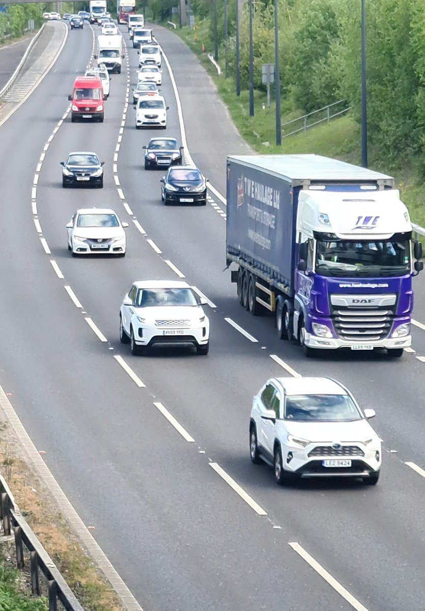 colinchallenger's tweet photo. M60, 8:45.  At least there is no queue. https://t.co/xOlxvjnhOV