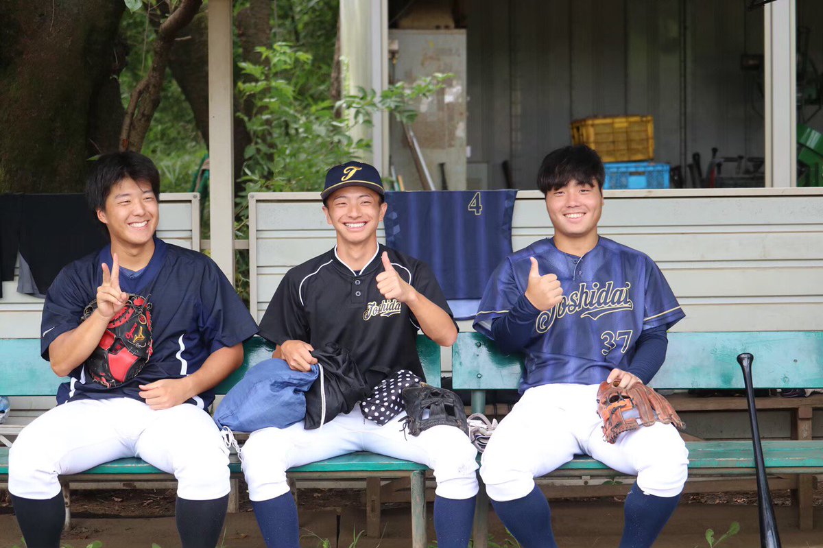 Uzivatel 東京都市大学 硬式野球部 Na Twitteru 鶴田良輔 2年 都市生活学部 ショート 選手の特徴 練習が始まるまではおふざけモードでいることところをよく見かけますが 練習が始まると真剣に練習に取り組むメリハリのある選手です 新入生へ一言