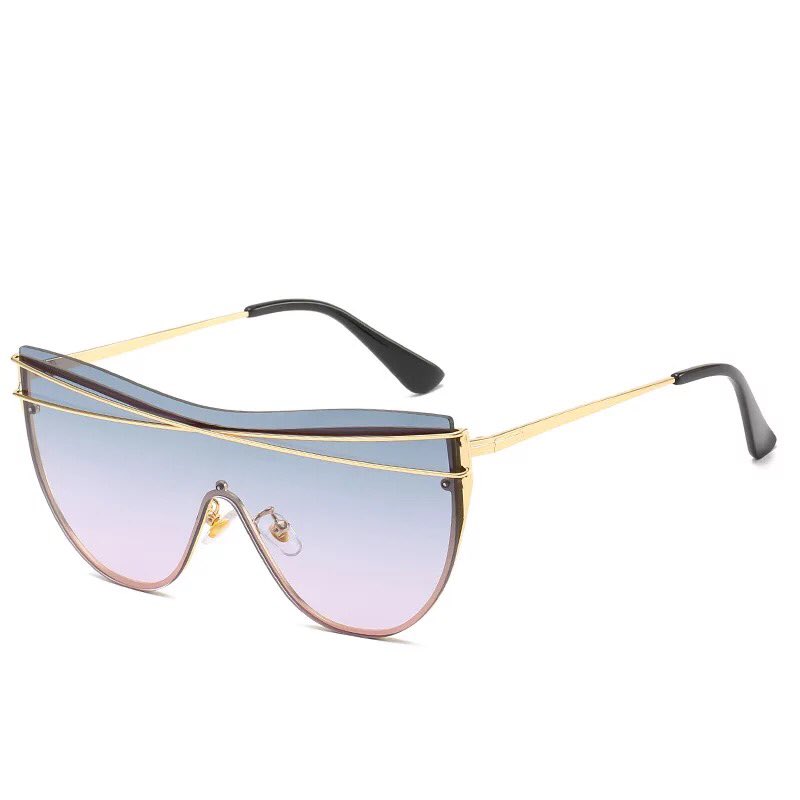 Oversize Retro sunglasses available Price: #4000Takes 2-3days for delivery pls send a Dm to order and help Rt