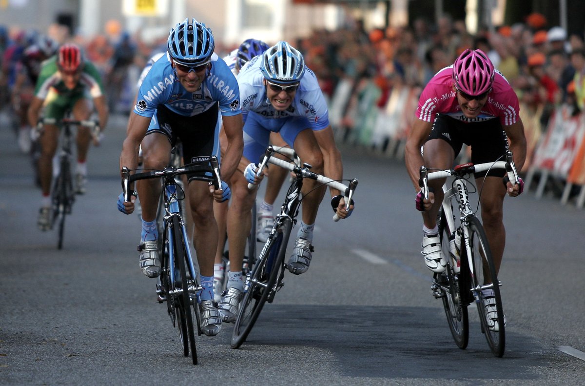 H-14 : Dernière ligne droite pour la campagne KissKiss de Diligo ! 

Venez soutenir notre projet ! kisskissbankbank.com/fr/projects/de…

#startup #paris #bike #delivery #logistique #sports