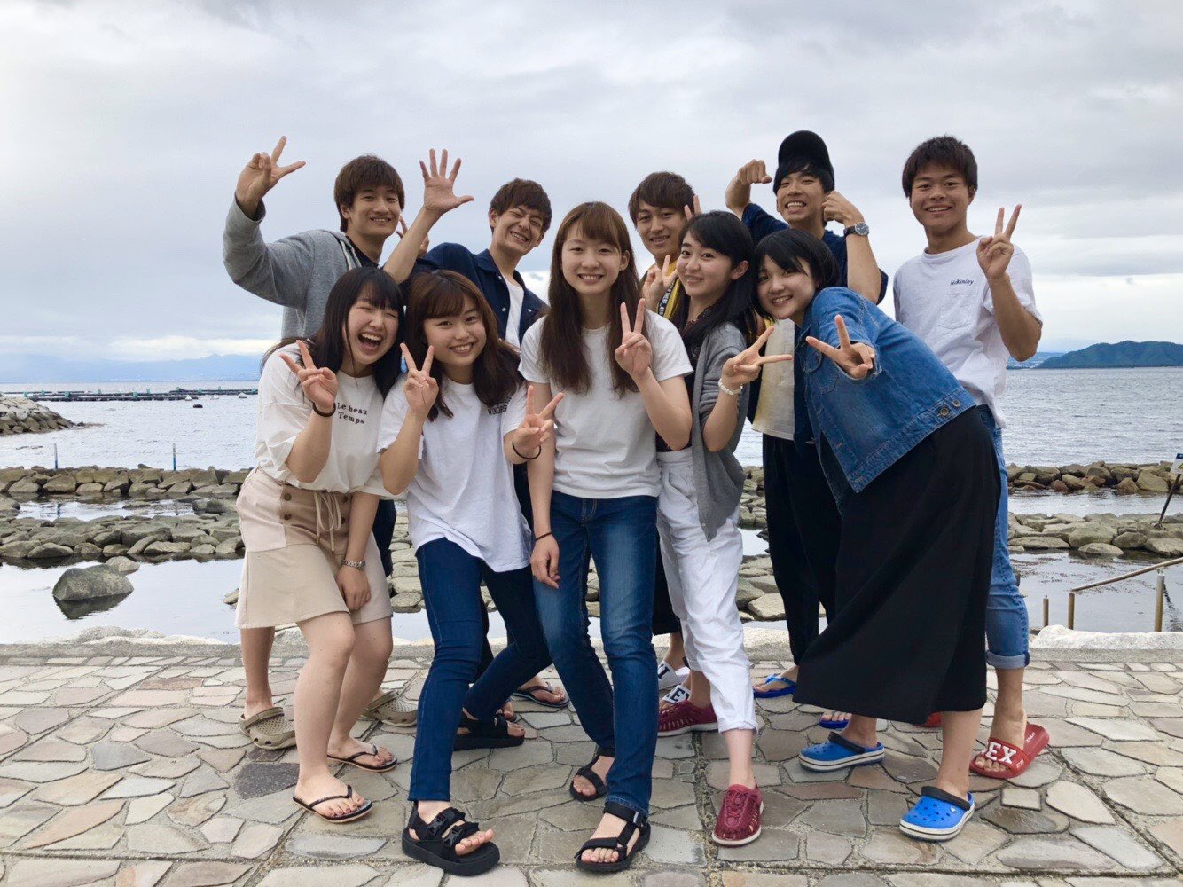 スキューバ　ハメ 「スキューバダイビングやったことないけど大丈夫？」 →心配ありません！！先輩たちもほとんどが大学からスキューバダイビングを始めています🤙🏾🌺同期と一緒にライセンスを取りに行きますよ！今はもう、みんな心ゆくまま海を楽しん  ...