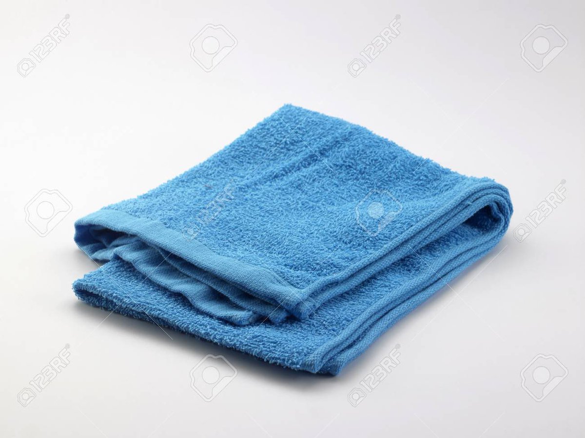 Mattielevrett's tweet photo. I don’t trust people that fold towels wrong https://t.co/SVEn9RosNe