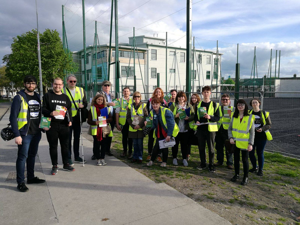 Today's #RepealMemories courtesy of Facebook of our four canvass teams out in #DublinCentral one night in May around this time.

Two of the those featured are now TDs and one a councillor.

#RepealThe8th #Repealed #RepealMemories #WriteYourRepeal