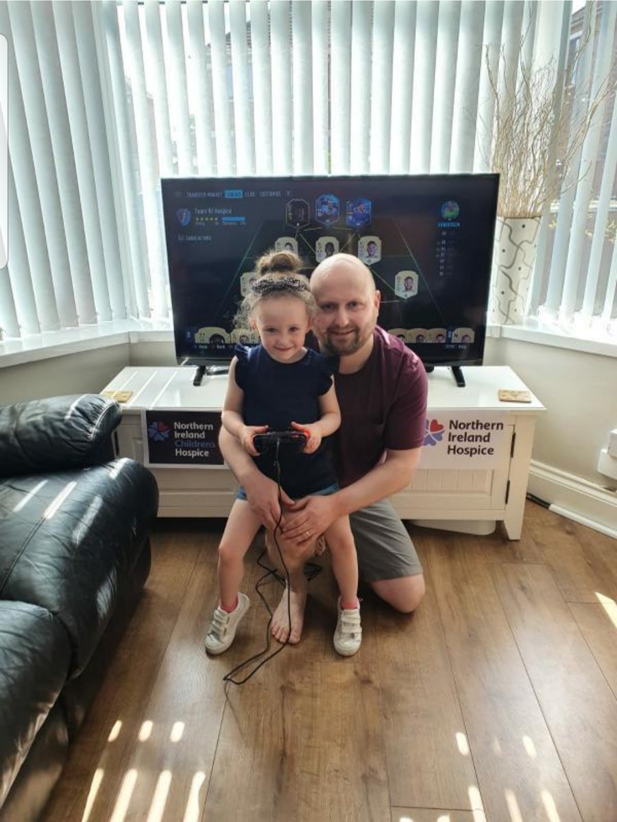 NIHospice's tweet image. A big thank you to Kris Reid who took part in our Hospice Gaming Hero Challenge last weekend. 

Kris held a gaming marathon, playing Fifa for a total of 19 hours and raised an amazing £275 for Hospice.🙌

Find our more at: bit.ly/366dPVv

#GamingHero #NIHospice