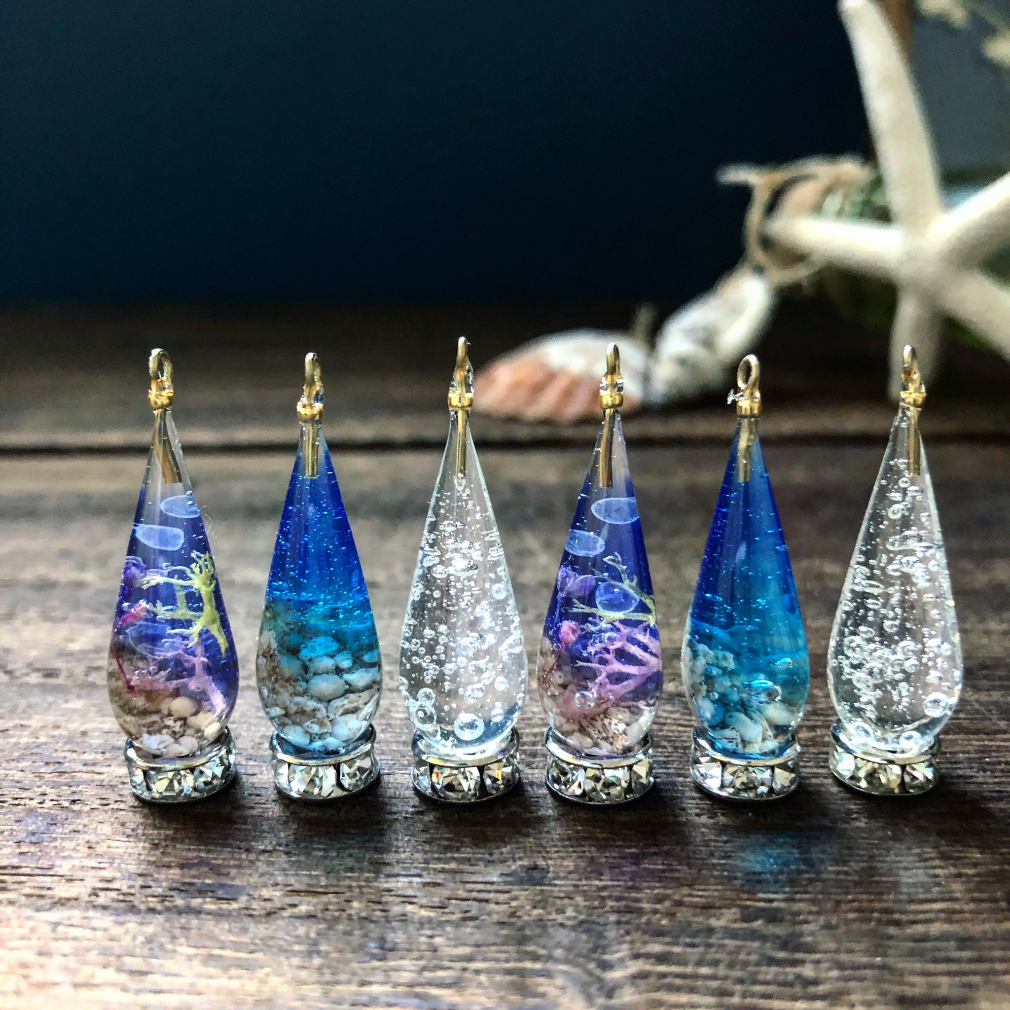 【売り切れ】海色雫 レジンイヤリング 海 レジン 雫 ラメ ブルー 夏 イヤリング・ピアス イヤリング