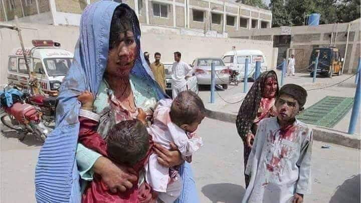 نه د ماشــوم مخ ګـــوري نه د شاه لیلا سینه!!
پورته شه درویشه دا بې دینه توره ماته کړه!!
کاپي
