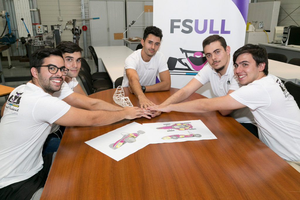 CienciaULL's tweet photo. 🏎️¿Conoces al grupo Formula Students @FSULL_team de la @ULL?
 
➡️Descubre su investigación aquí: https://t.co/xd29mbvbeU
 
#IngenieríaElectrónica #Investigación #MonoplazaEléctrico #Fórmula1 #ConoceLaInvestigaciónULL #QuédateEnCasa https://t.co/5qp8fGjK33