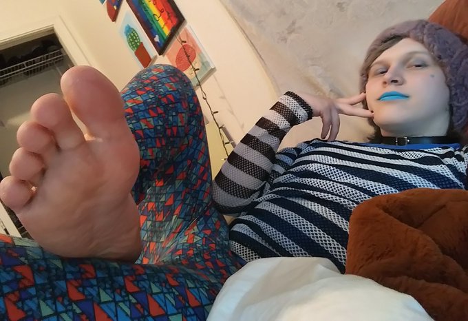 Here's this for anyone who likes femboy feet 💙 I want all the lovelies to be happy and horny out there<a href="/tag/feet"class="tags"><span>#feet</span></a><a href="/tag/nsfw"class="tags"><span>#nsfw</span></a><a href="/tag/footfestish"class="tags"><span>#footfestish</span></a><a href="/tag/femboy"class="tags"><span>#femboy</span></a><a href="/tag/femboyfeet%20"class="tags"><span>#femboyfeet </span></a>