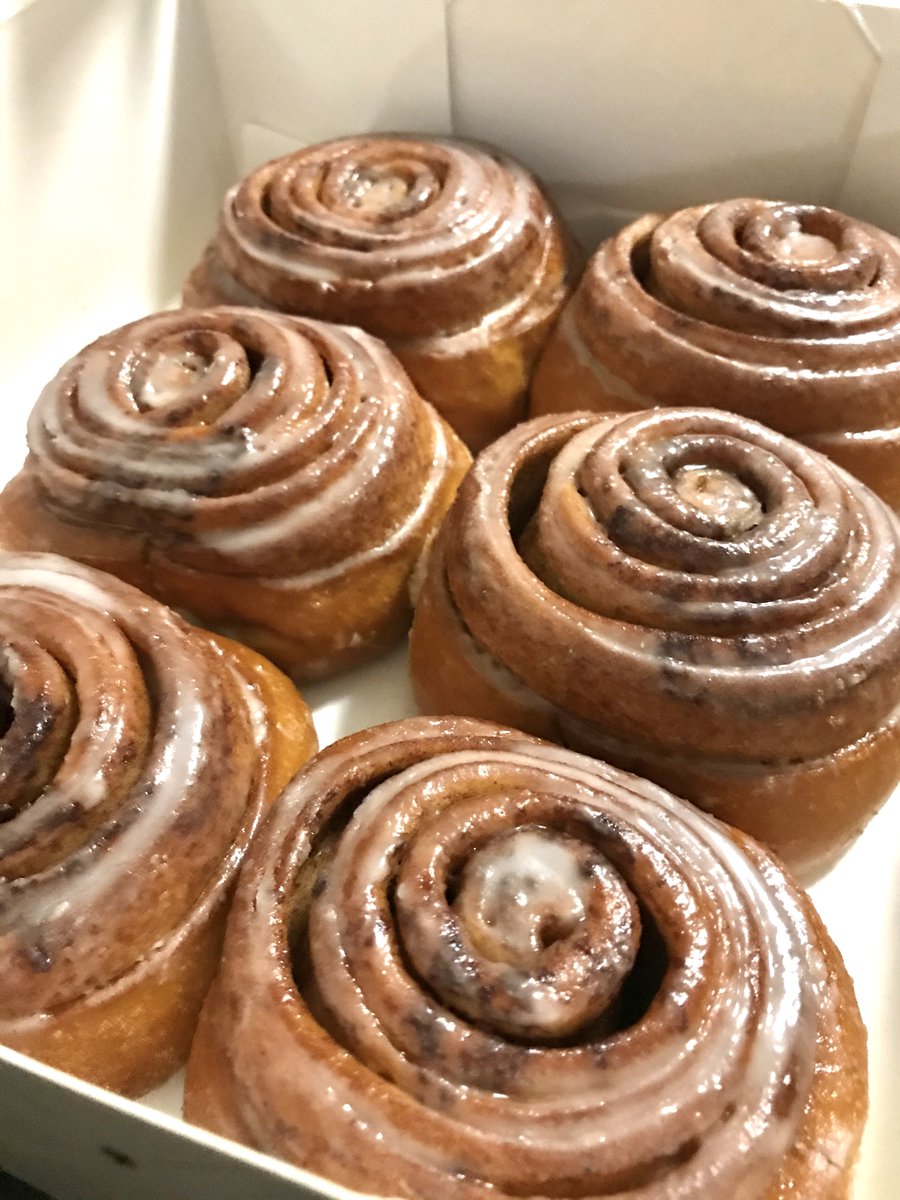 BoxofScrolls's tweet photo. CINNAMON HEAVEN - WARNING these naked glazed cinnamon scrolls are addictive. 
We deliver. Free delivery https://t.co/b4j6YBbyph 
#family #friends #share #Sydney #nodiet #Foodie #GOAT #cinnamonrolls https://t.co/u3PbD4izav