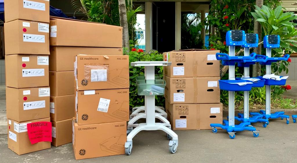 RotaryFR's tweet photo. Le @Rotary club de Beau Bassin-Rose Hill à l’Ile Maurice a fait don de machines d’assistance à la respiration et de moniteurs de signes vitaux (une valeur de 85 000 dollars) à leur hôpital local pour les patients atteints de COVID-19.
👉 https://t.co/Smdazfzh7H
#RotaryAgit https://t.co/VX9EelOjok