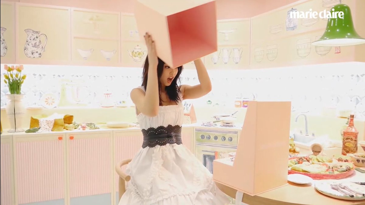 tjruby_'s tweet photo. เจนนี่ unboxing กล่อง Jentle Home special package จาก Marie claire korea #JENNIE
https://t.co/gNDCEaxrFo https://t.co/vIIhKaWhIL