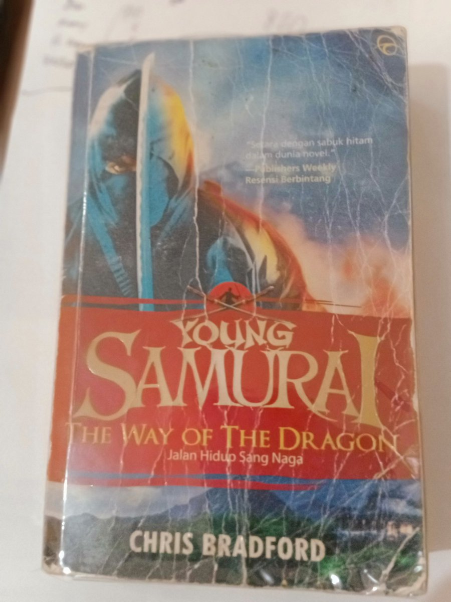 AaRamdani's tweet photo. Buku Chris Bradford ini memang keren, bagi penyuka bela diri visualisasi setiap adegan perkelahiannya sangat hidup, terus yang tak kalah pentingnya semangat bushido yang mendasari alam pikir orang Jepang luar biasa..bagi saya kurang kemampuan kinestetiknya rada meletihkan.. https://t.co/yeMGkpm8Fl