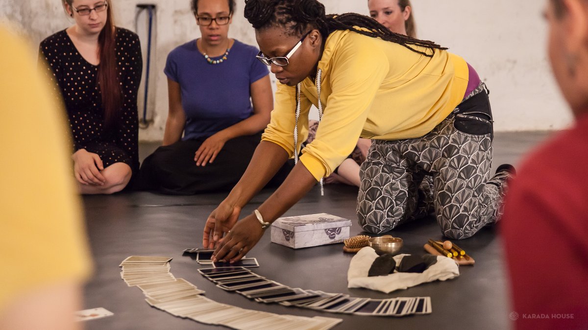 KaradaHouse_'s tweet image. Are you curious about Tarot ? Do you have a deck laying around but you never took time to learn how to use it ? We have an opportunity for you⁠
⁠
karada-house.de/events/online-…
⁠
#tarot #tarotdeck #tarotlesson #cardreading #onlineclass #onlineeducation