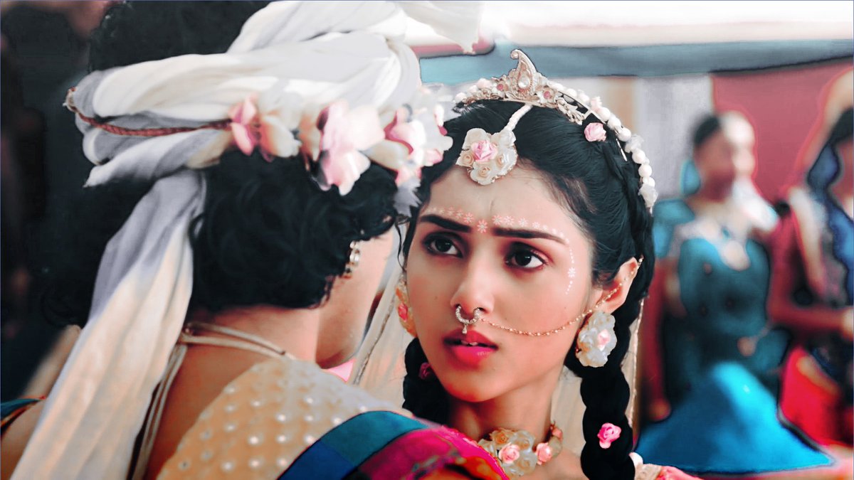 "jo main dikhta hoon, voh main hoon nahi; aur jo main hoon, uske liye dekhne ki aawashyakta hi nahi"... #RadhaKrishn