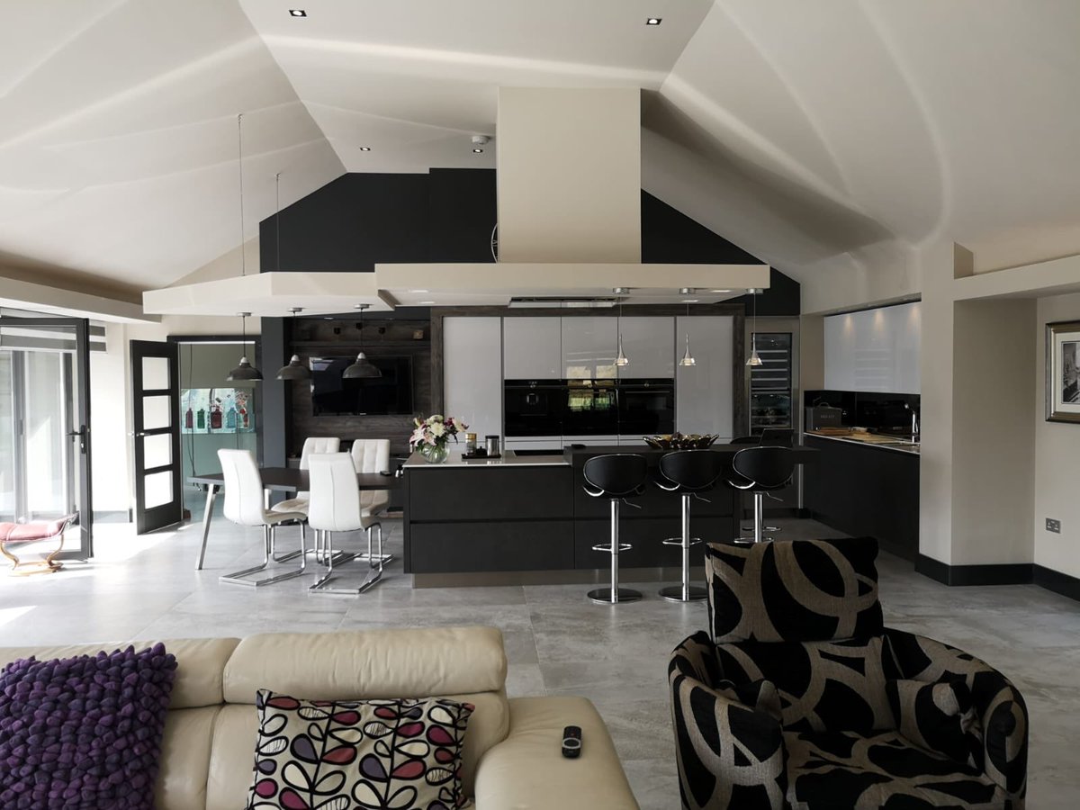 Sheth_interiors's tweet photo. An absoloutly stunning kitchen with understated grey accents designed supplied and installed by Sheths 

#kitchendesign #interiordesign  #interiorstyling #kitchengoals #openplanliving #whitekitchen
#modernkitchendesign #kitcheninspo
#byarchitectsforarchitects #architectschoice https://t.co/ysFAUHkLHo