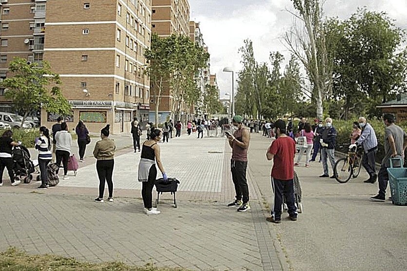 asamcarabanchel's tweet photo. Esta semana esta siendo noticia el @AVA_Aluche por su #RedesVecinalesQueAlimentan, como si este problema fuera nuevo,   estas redes llevan años en activo, aunque ahora sean mas visibles que nunca, os dejamos el comunicado del ava al respecto https://t.co/rxqyfgOz8L