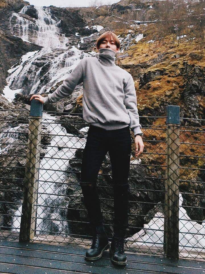 taehyung as your travel buddy— a thread