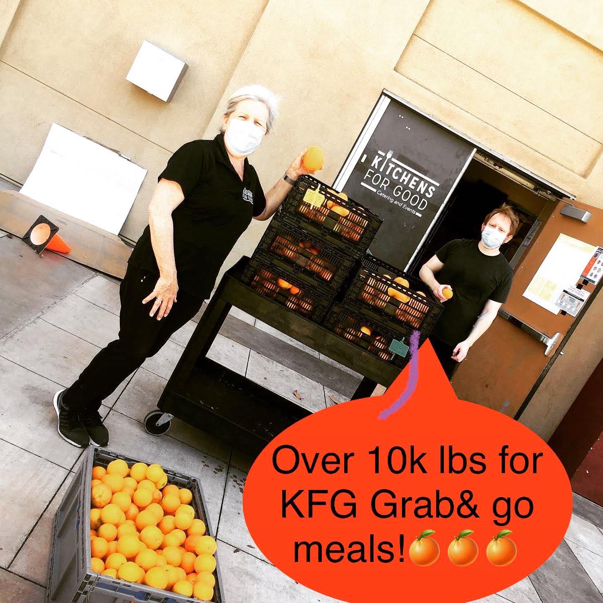 ProduceGood's tweet photo. Wondering where our gleaned fruit is going? We have donated over 23,000 lbs of fresh produce to @osidekitchencollaborative and @kitchensforgood for their emergency meal services! Sweet ๐teamwork!! #covidkindness #producegood #kitchensforgood #osidekitchencollaborative https://t.co/V7V42eEiop