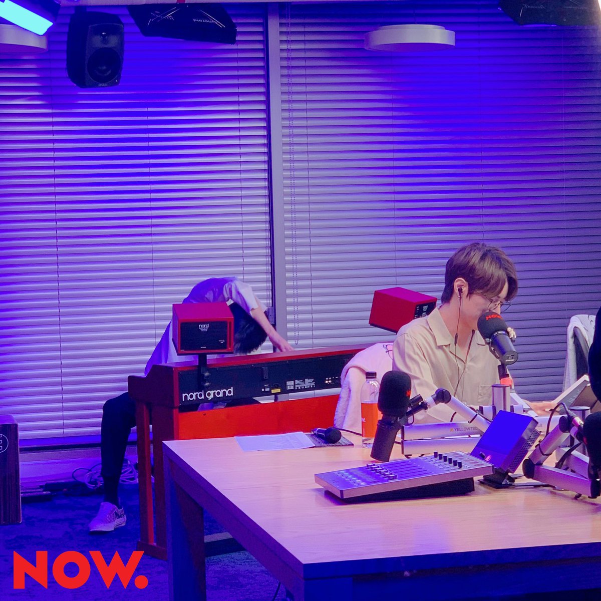 npop_zip's tweet photo. 고독한 예술인 in #이불킥 🎹 #빅톤 #한승우 그리고 평온한 문학청년 #강승식 📚 #VICTON #NOW온에어 https://t.co/76kayD9VRn