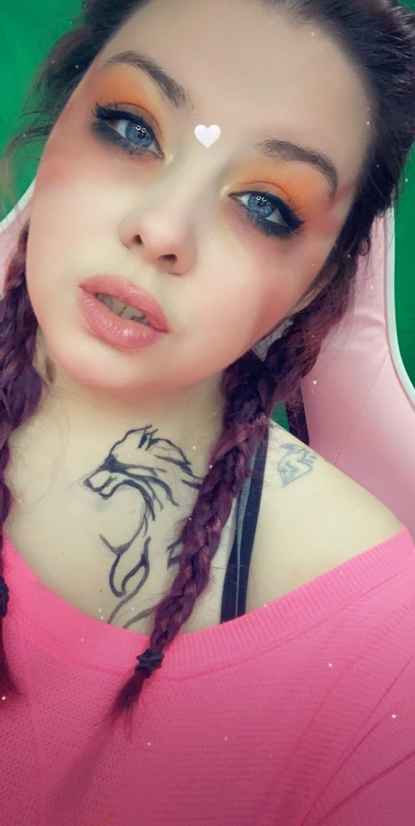 MonstorWithin's tweet image. Loba inspired #ApexLegends stream? Lessgoo! Live in 30 mins! #loba #mixerPartner #cosplay