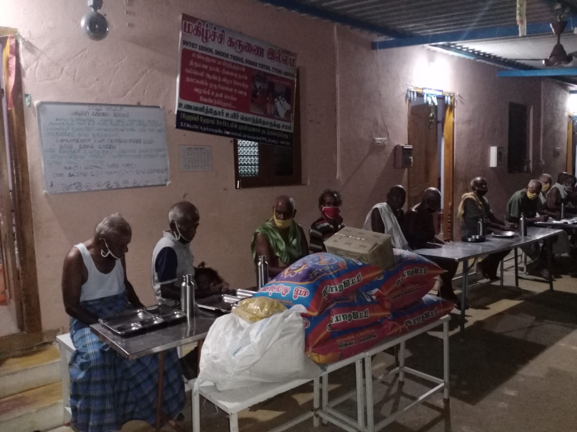 SCMGroups's tweet image. #COVID19 #corona 
@thechennaisilks @SreeKtm @SCMGroups 
@TPRDtCollector @Vijaykarthikeyn 
13.05.2020 today food materials issued to Magilchi Karunai illam of HAPPY HOME CHARITABLE TRUST 
By 
SEKAR.S, Vijayakumar.T