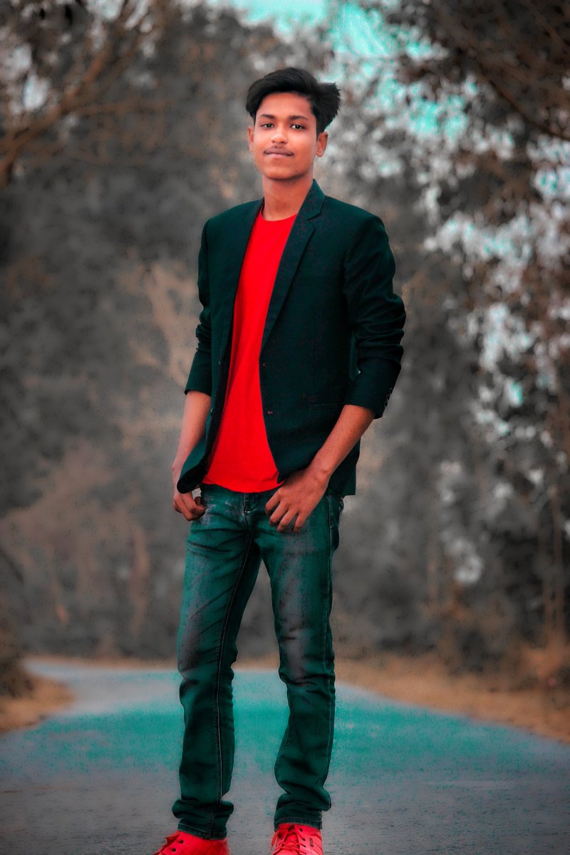 shimulahmedseju's tweet photo. দুঃখ আমার চির সাথী,কান্না আমার গান বেথা আমার মুখের হাসি,কষ্ট আমার প্রান
মন যদি নৌকা হয় মাঝি হবে কে❓ সবাই যদি পর ভাবে আপন হবে কে❓
#Bangladesh #RajshahiDivision #fashion #style #stylish #photooftheday #instagood #outdoors #model #fall #finelooking #wear #people #fashionable https://t.co/5FO4TdCMv4