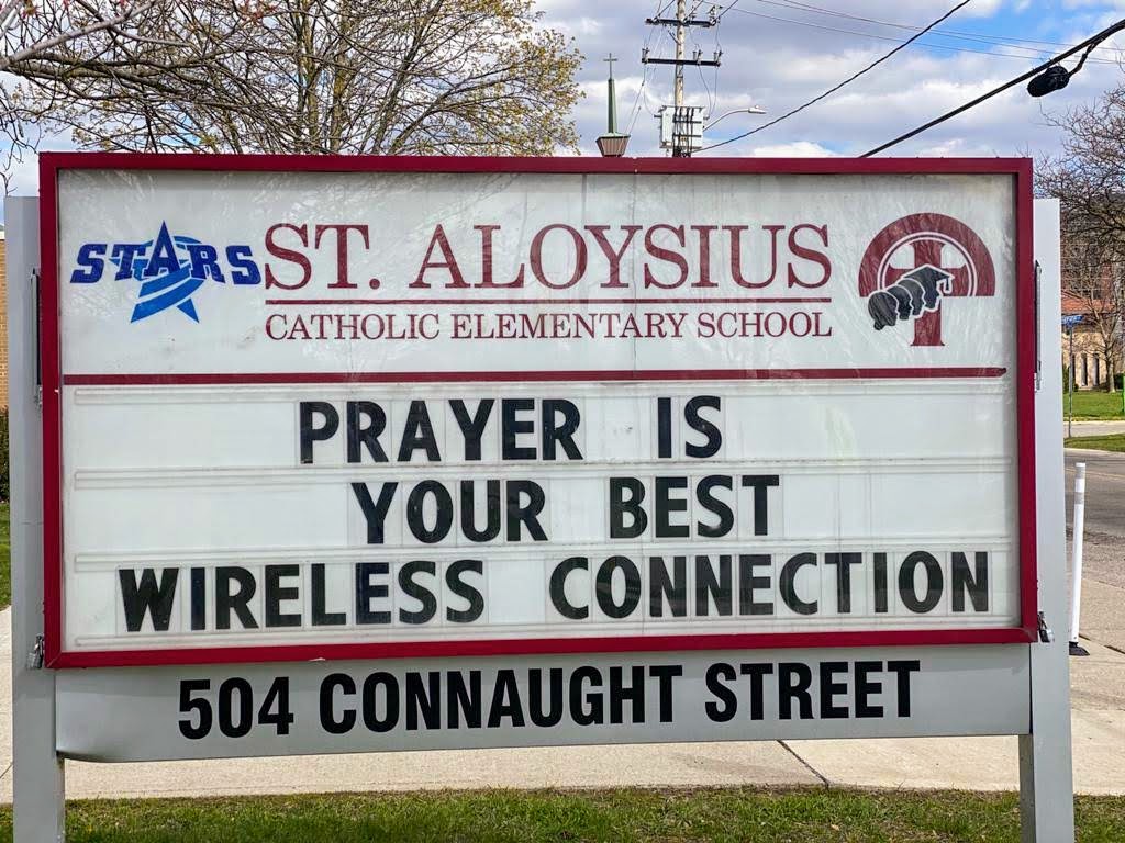 StAlsChurchKW's tweet photo. Very inspiring messages posted outside of our next door neighbour; @StAlStars!
Father Melvin took these great pics while out on a walk. Thanks St. Aloysius School for spreading the positive messages to our neighbourhood!
@WCDSBNewswire
#hope #pray #staloysius #hamiltondiocese https://t.co/YevIspD5xC