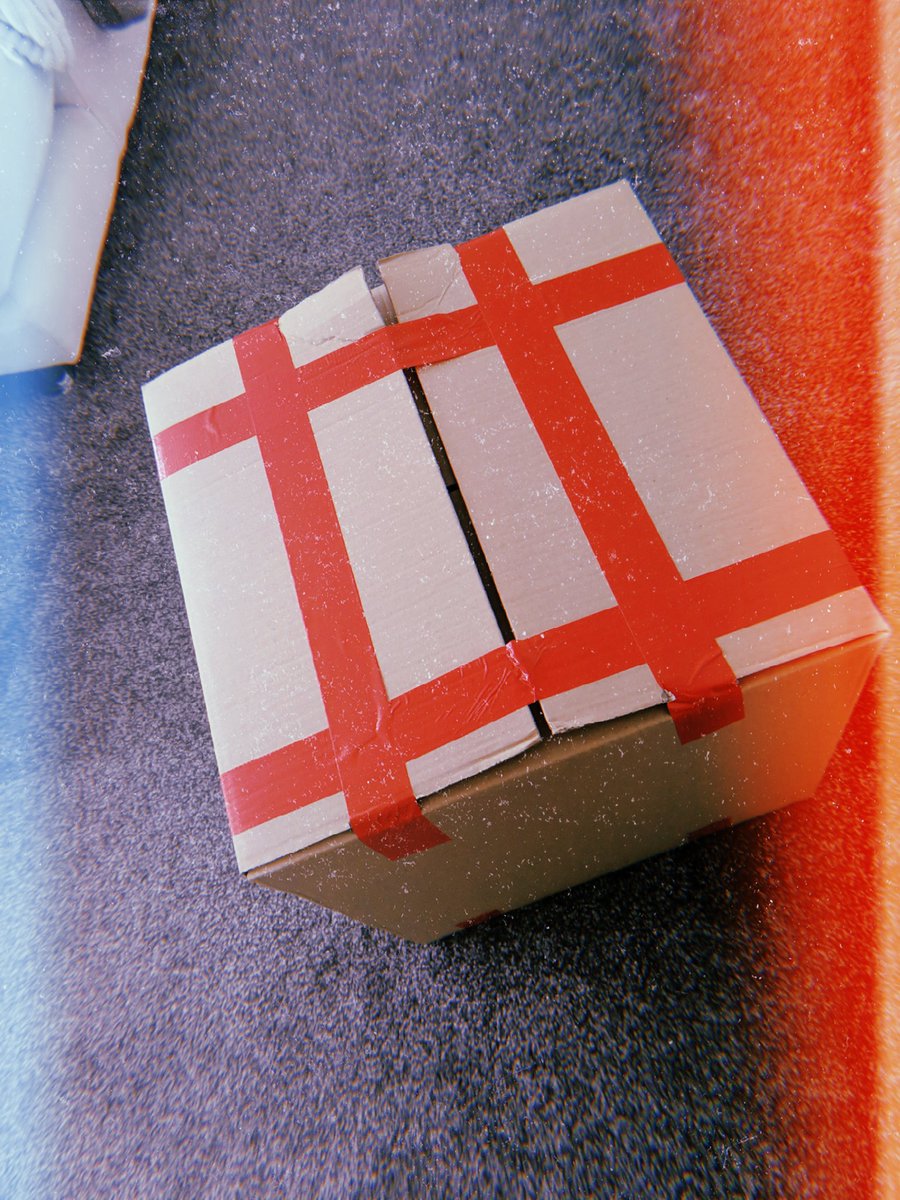 MissMcGouganFGS's tweet photo. @everymonthmcr my box is here โค๏ธ very ready to have my own #packingparty if you haven't heard of this charity before go check them out! #periodpoverty #charity #everylittlehelps https://t.co/y9dk6c86Ey
