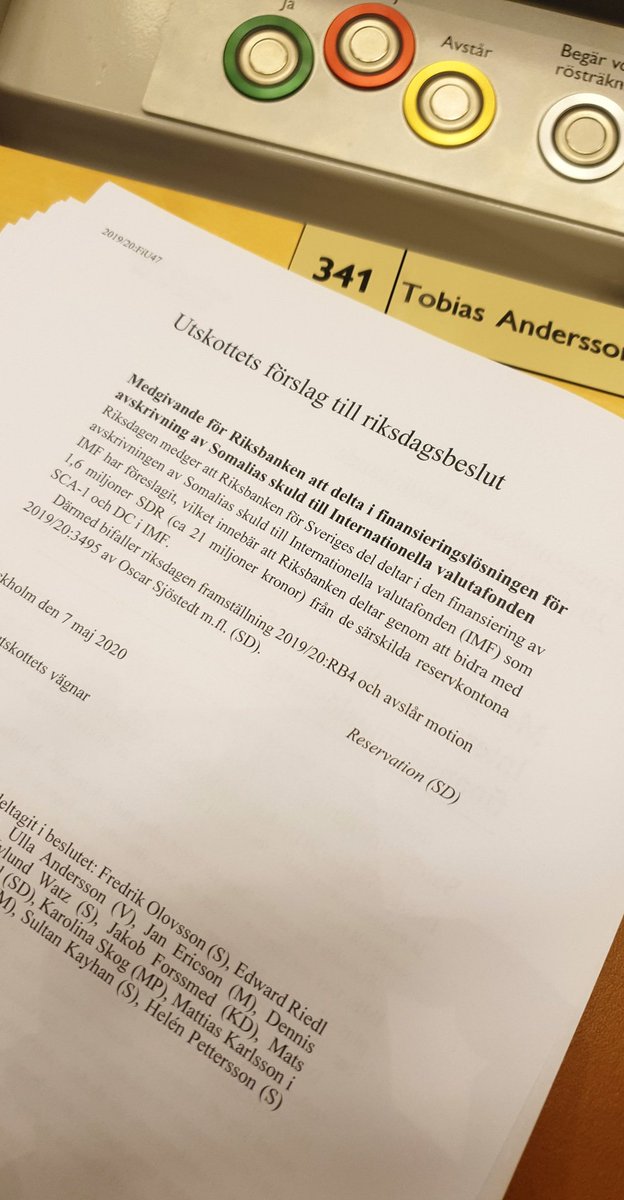SDTobbe's tweet image. Riksdagens fattade precis beslut om att betala 21 miljoner av Somalias skuld till Internationella Valutafonden. 

SD var det enda partiet som motsatte sig att svenska skattemedel ska gå till Somalias skulder.