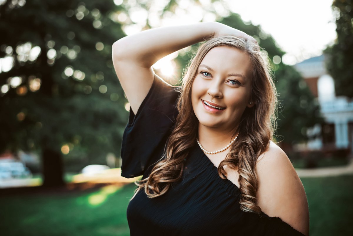 SpoofyCounselor's tweet photo. SPOOFHOUND SENIOR SHOUT-OUT: Laney Graham plans to major in International Business at Missouri Southern State Univ, where she will also be on the women's soccer team. At MHS, she was in soccer, FBLA, NHS, NTHS, and Spectrum. Congratulations Laney!#SpoofhoundSenior #Spoofhounpride https://t.co/IcOkSBecJV