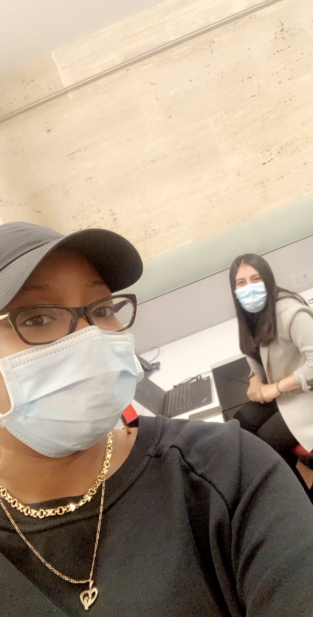 It’s always a blessing to run into the ones who out here in the front lines with just as much love and passion as you. Thank you For All You Do 😘 #BeautyInRealLife💋💄 #CvsPharmacy #TheHeartOfHealth❤️