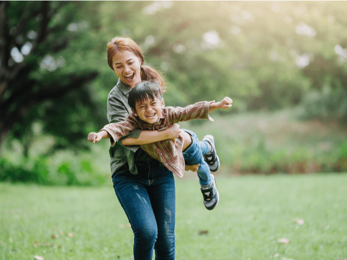 MZglimbea's tweet photo. The world our children live in is always evolving. That means that we parents have to evolve, too. Here are five parenting trends to get you on your way. https://t.co/ItAy0ft6vz https://t.co/McDgpKiHPs