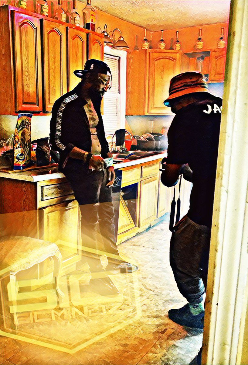 SicMindzDB's tweet photo. Working .Book your next video with @sicmindz #videoshoot @biggedybanks https://t.co/LhoCs5Rf1l