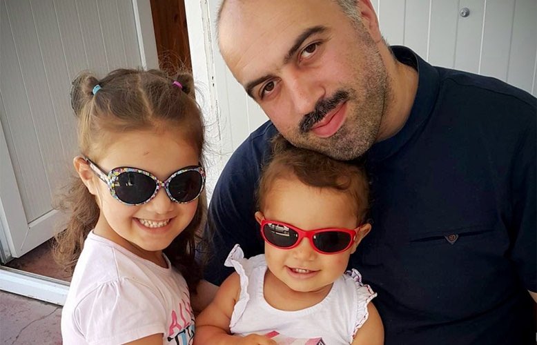 emmoglu_2002's tweet photo. Enes Bey’i ( Enes Civelek) hatırladınız mı? 

Hani iki küçük meleğini kazada kaybeden.. Tahliye olmuş.. Darısı tüm diğerlerine nasip olsun inşaalah.. https://t.co/moizhKhOcD