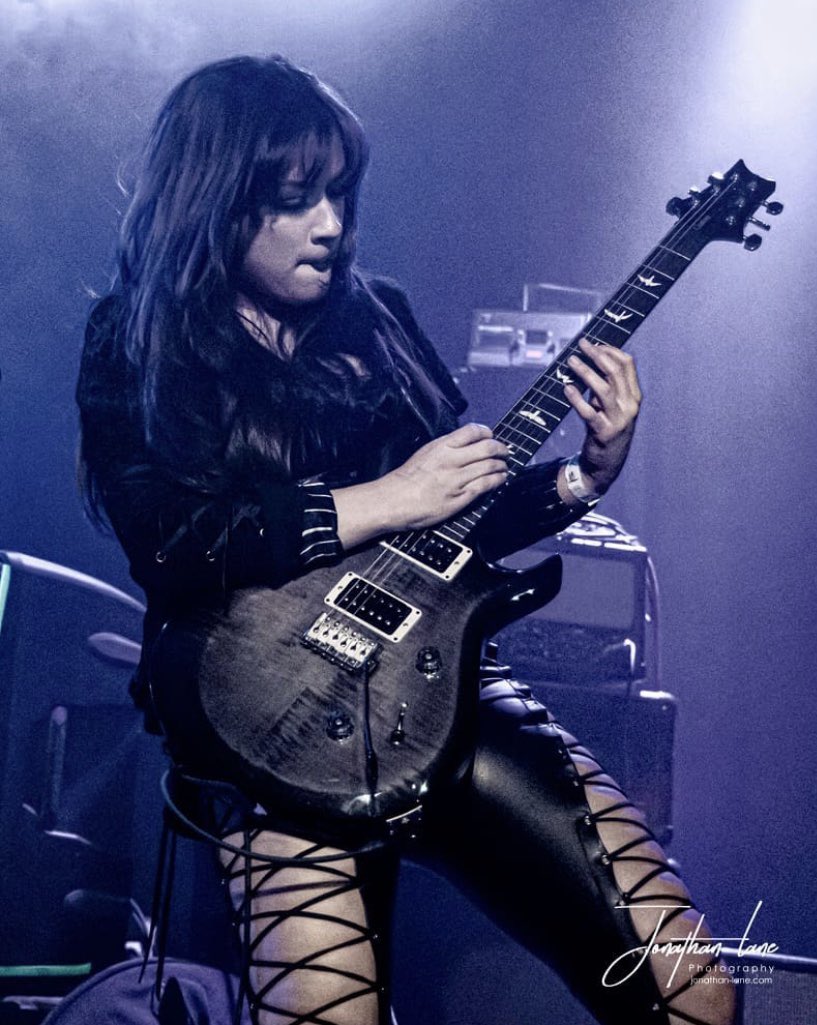 meliamaccarone's tweet photo. Flying birds with @prsguitars and #Meliarocks ๐๐ค #PRSartist #PRS
#PaulReedSmith #KickAssWithMelia https://t.co/NGl7HavoJ7