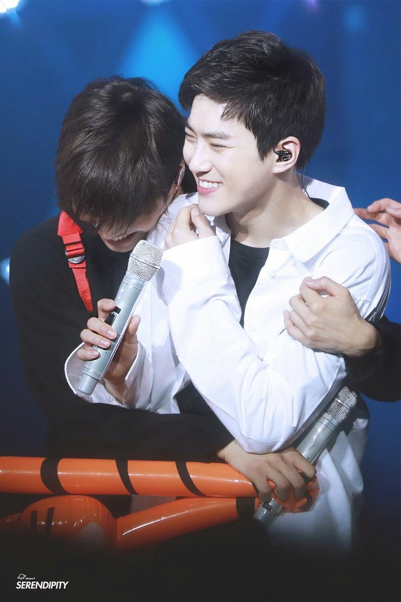 Suho hyung, thank you for taking care of the members' condition with the greatest care as a leader. I feel your heart that always thinks of the members deeply.  #준면아_영원이란게있다면_우리얘기일거야 #준면이_기다리는시간도_행복해 #준면  #수호    #suho  