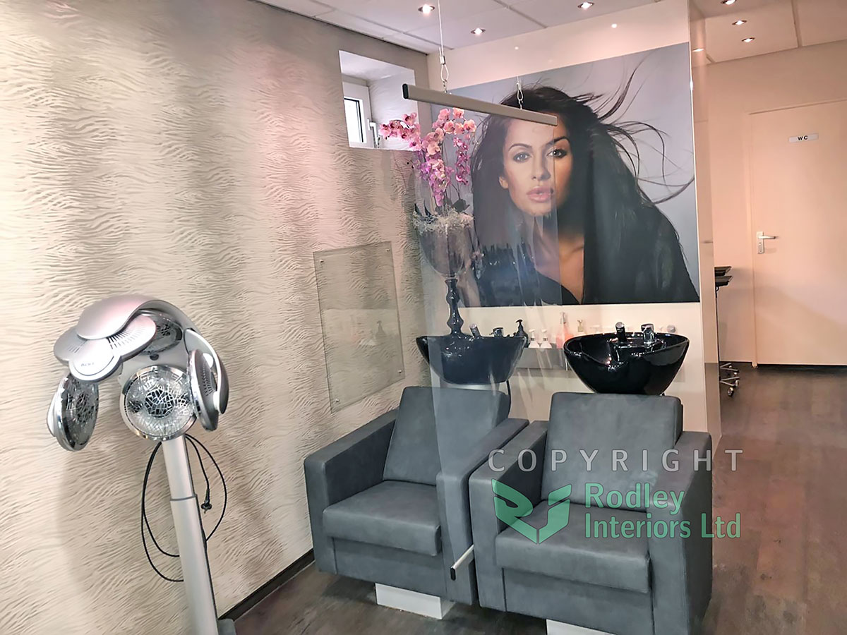 rodleyinteriors's tweet photo. Our virus protection screens are the perfect solution for hair and beauty salons to offer protection. They can be cleaned using anti-bacterial products, are lightweight and have a top hung system so are not intrusive in your working environment.  #coughscreens #sneezescreens https://t.co/9k6CFpZqxG