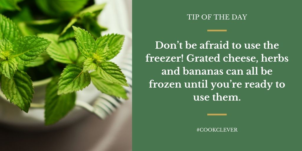 easyveggieideas's tweet photo. If you're struggling to reduce your #foodwaste it's worth considering what foods you can freeze to avoid them going off. Did you know you can freeze grated cheese, herbs, chopped bananas and even breadcrumbs? #cookclever #makeitlast https://t.co/U11EnJMiiM