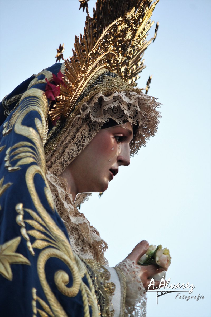 antalvgom_'s tweet photo. 📆#TalDíaComoHoy Hace un año (2019), Ntra. Sra. de los Ángeles realizó un Rosario Extraordinario que culminó en la Parroquia de San Roque y que dio inicio a los actos de su Coronación Pontificia @Hdadlosnegros  #ÁngelesCoronación #ReinaySeñoraNuestra #AAlvarezFotografía https://t.co/2kGF4lssAj