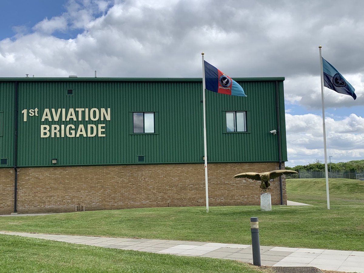 Today the @ComdJHC AVM Colman made his first visit to the new 1st Aviation Brigade to utilise its VTC capability to receive a series of briefs from the Brigade staff. #FlyFightLead