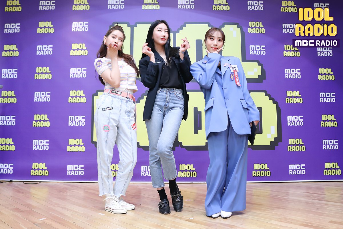 idolradiokorea's tweet photo. [#아이돌라디오 앨범 20200511] 
 
ep#587. 전지적솔로시점
스페셜 DJ 우주소녀 엑시&amp;수빈 with.하진,달수빈,나띠

#IDOLRADIO #하진 #HaJin #달수빈 #dalsooobin #나띠 #NATTY https://t.co/OYncaWO5Pw