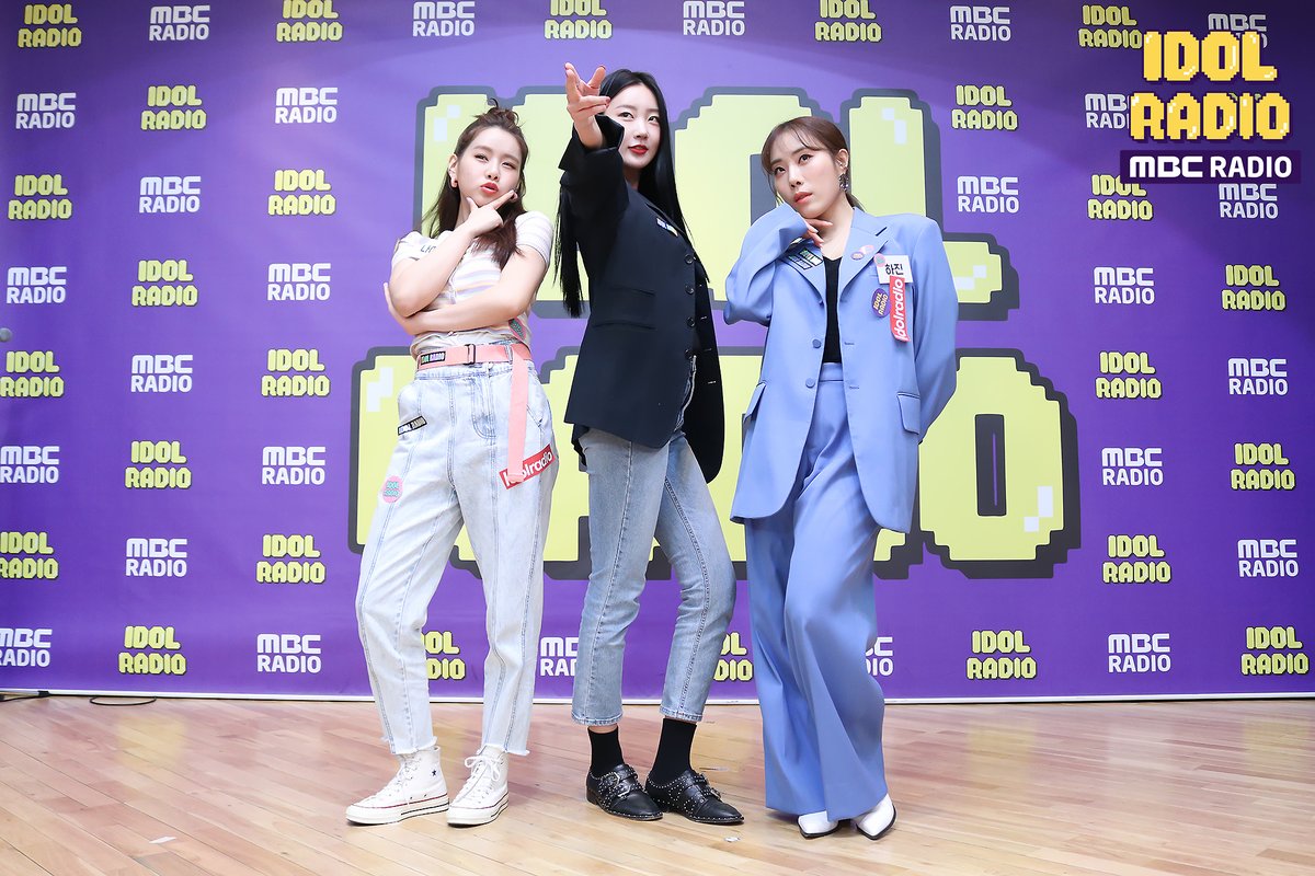 idolradiokorea's tweet photo. [#아이돌라디오 앨범 20200511] 
 
ep#587. 전지적솔로시점
스페셜 DJ 우주소녀 엑시&amp;수빈 with.하진,달수빈,나띠

#IDOLRADIO #하진 #HaJin #달수빈 #dalsooobin #나띠 #NATTY https://t.co/OYncaWO5Pw