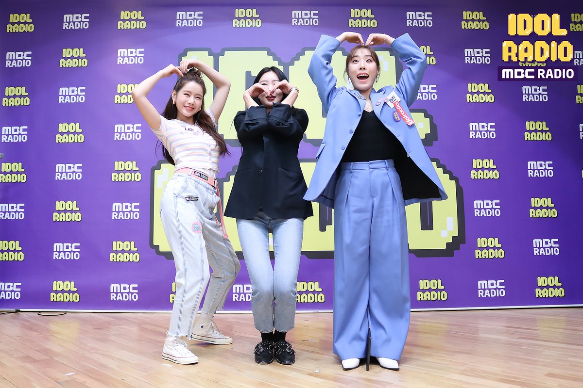 idolradiokorea's tweet photo. [#아이돌라디오 앨범 20200511] 
 
ep#587. 전지적솔로시점
스페셜 DJ 우주소녀 엑시&amp;수빈 with.하진,달수빈,나띠

#IDOLRADIO #하진 #HaJin #달수빈 #dalsooobin #나띠 #NATTY https://t.co/OYncaWO5Pw