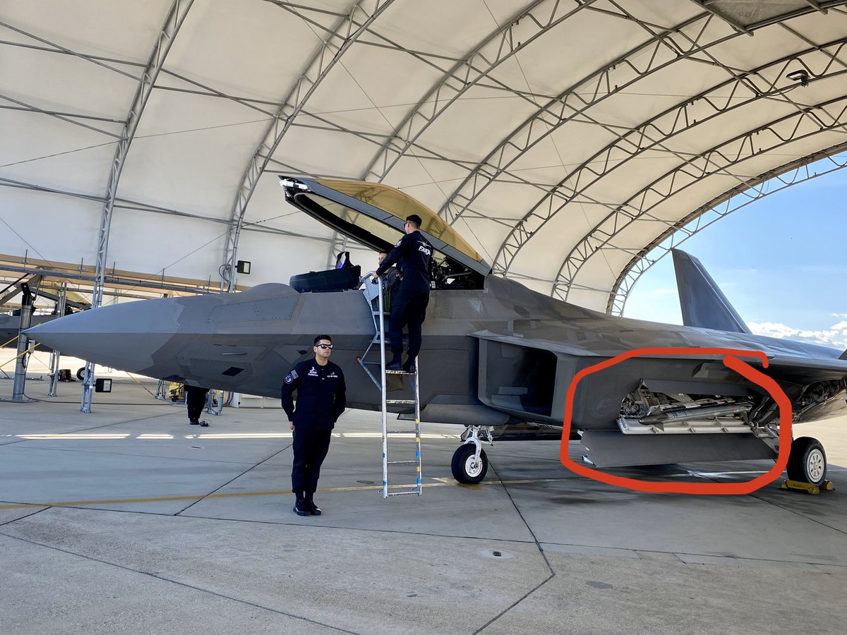 Willy_Egy's tweet photo. F-22 side weapons bay.
No one can beat you my love!π₯β€οΈ
The best Air-to-Air fighter worldwide π₯
#F22
#Raptor
#AirShow
#AvGeek
#VAFlyBy https://t.co/OZVHWydpsh